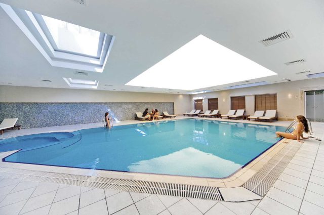 Sidestar Resort binnen zwembad