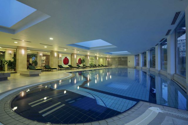 The Xanthe Resort & Spa binnen zwembad